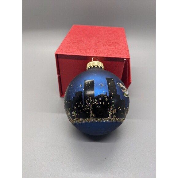 Christmas Ornament Krebs City Skyline Santas Flight Glass Blue Ball Bulb Scene - Picture 3 of 9